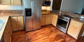 10308 SW Hollyridge Lane ~ Beautiful West Slope Tri-Level Condo Gallery 8