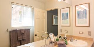 Gorgeous Upstairs unit with downtown view private deck Gallery 15