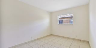 251 NE 40th Street Gallery 1