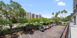 201 W LAUREL STREET Gallery 20