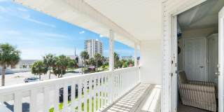 2102 FIRST Street Gallery 14