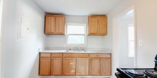 Spacious Duplex! Gallery 10