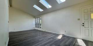 Beautiful 5 bedroom 2.5 bathroom home available NOW!!! Gallery 4