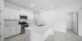 Stunning New construction home in North Fort Myers Gallery 9