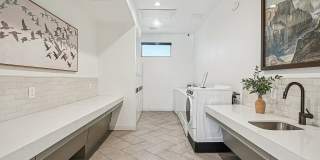 Carrington Square Gallery 28