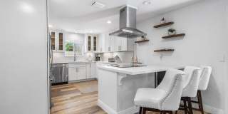 671 Lindell Boulevard Gallery 10
