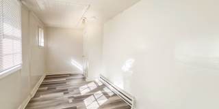 1102 Custer St Gallery 17