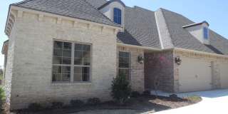 Fully Furnished TWO BEDROOM/ TWO BATHROOM WITH STUDY- Gallery 1