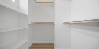 909 Baltic Avenue Gallery 16