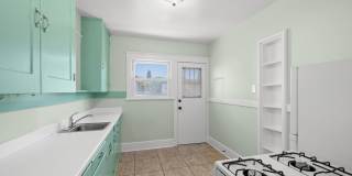 Charming Sherman Heights 2-Bedroom, Available Now! Gallery 17