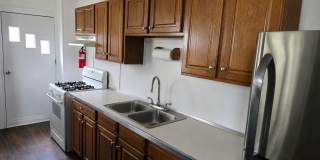 2 Bedroom Single Family Home in Columbia - with Bonus Room! Gallery 6