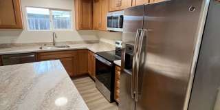 4 Bedroom 2 Bath Home in Old Davis Near Campus Gallery 3