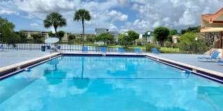 8897 Fontainebleau Blvd Gallery 18