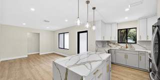 2731 SW 29th Ave Gallery 1