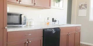 Charming & Cozy 3BR Home with Modern Touches in Quiet Des Moines Neighborhood Gallery 6