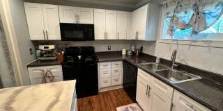 3 BED | 2 BATH | GATED BACKYARD | TWO CAR DRIVEWAY | DAFFIN PARK Gallery 8