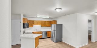 Minutes to Downtown********** Rent $1525/month*********Peaceful Living Gallery 10