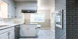 Room to Grow! Spacious, Remodeled 3/2/2 in Great Location! Gallery 19