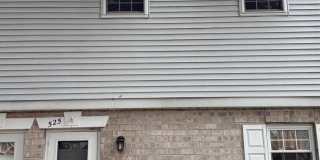 525 VILLAGE Lane Gallery 1
