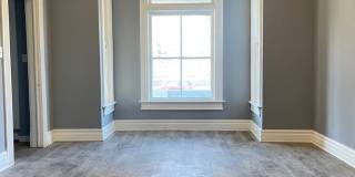 Cozy Renovated 2 Bed in South Omaha! Gallery 3