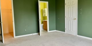 Charming 2 Bedroom/2 Bathroom Apartment Unit in Pond Condos! Gallery 19