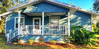 Island Bungalow, Minutes From the Beach! Gallery 1
