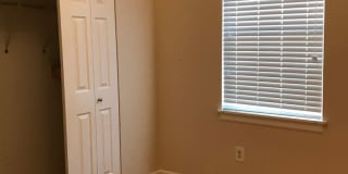 ***$500 Move-In Special*** SPACIOUS 3 BR/2 BA Rental in Mid-City with BACKYARD and DRIVEWAY (Section 8 not accepted) Gallery 15