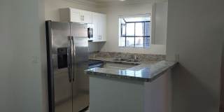 Cute  Quaint 2 Bedroom Condo Gallery 1