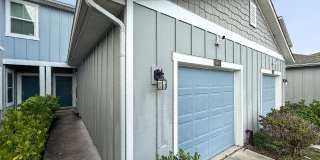 Modern 2-Bedroom Northside Townhome for Rent Gallery 1