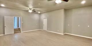 Price Drop!  Viewable Now!  Small Pets Accepted! Gallery 43