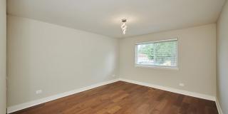 7074 N RIDGE Boulevard Gallery 8