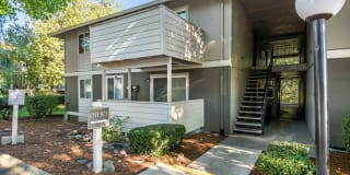 Creekside Commons Gallery 1