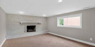 Stunning 4BR House in Crown Point Gallery 1