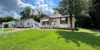 Cozy Ranch Style Home in KCMO w/ Wood Floors and a Fenced in Yard! Gallery 3