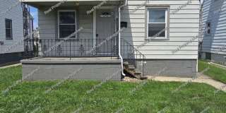 Updated 2 Bedroom Ranch Gallery 1
