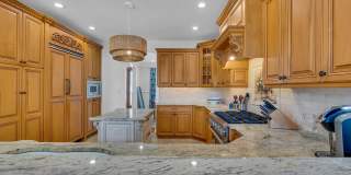 105 Beacon Boulevard Gallery 8