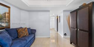 18671 Collins Ave Gallery 32