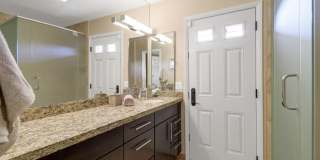 Beautiful 5 bed/4 bath + Den in Desirable Paradise Valley Gallery 42