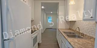 Adorable 2 Bed/1 Bath Home Gallery 5