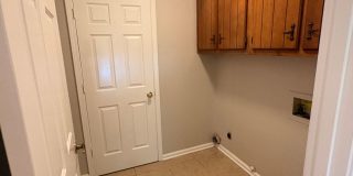 Spacious Home Freshly Painted and New Carpeted! Fully Fenced in Back Yard. Gallery 11