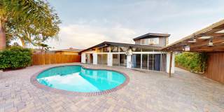 POOL house! BIG rooms! 8 Bedrooms POOL house! BIG rooms! 8 Bedrooms Gallery 1
