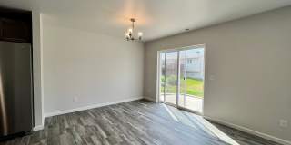 4 Bed | 2 Bath | 2 Stall Garage | Single Family Home Gallery 4