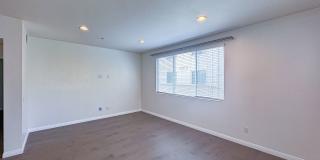 Beautiful  2Bd 2 Ba in Luxury Community Gallery 4