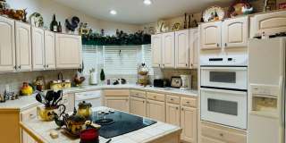 Spacious 3-Bedroom Home with Mountain Views, 3-Car Garage, and Furnished in Desert Lake Estates Gallery 8