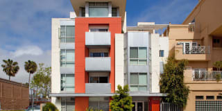 1537 on 7th Gallery 1