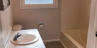 3 bed 1 bath single story home Gallery 5