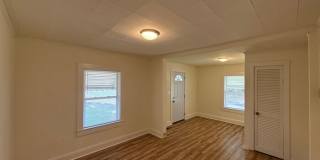 1907 East Elm Street Gallery 2