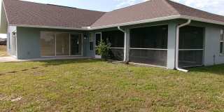 NW Spacious 3/2/2 on Saltwater Canal-Fish off the Dock! Gallery 4