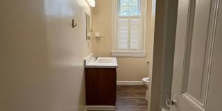 Apartment located inside beautiful historcal home in Lynchburg! Gallery 3