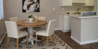 Garden View Gallery 21